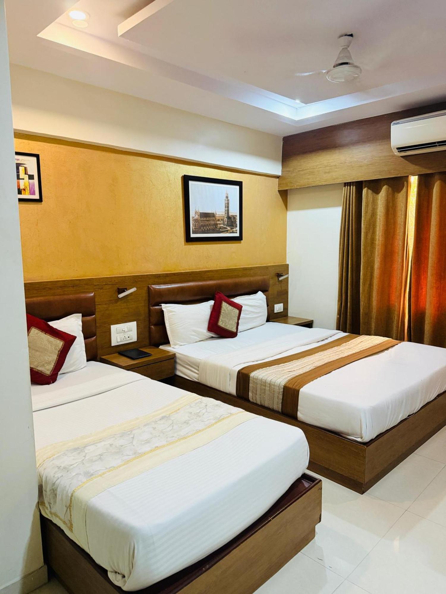 Hotel Crystal Luxury Inn- Bandra Mumbai Exterior foto
